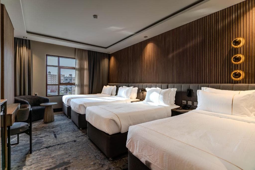 Hill HOTEL 4